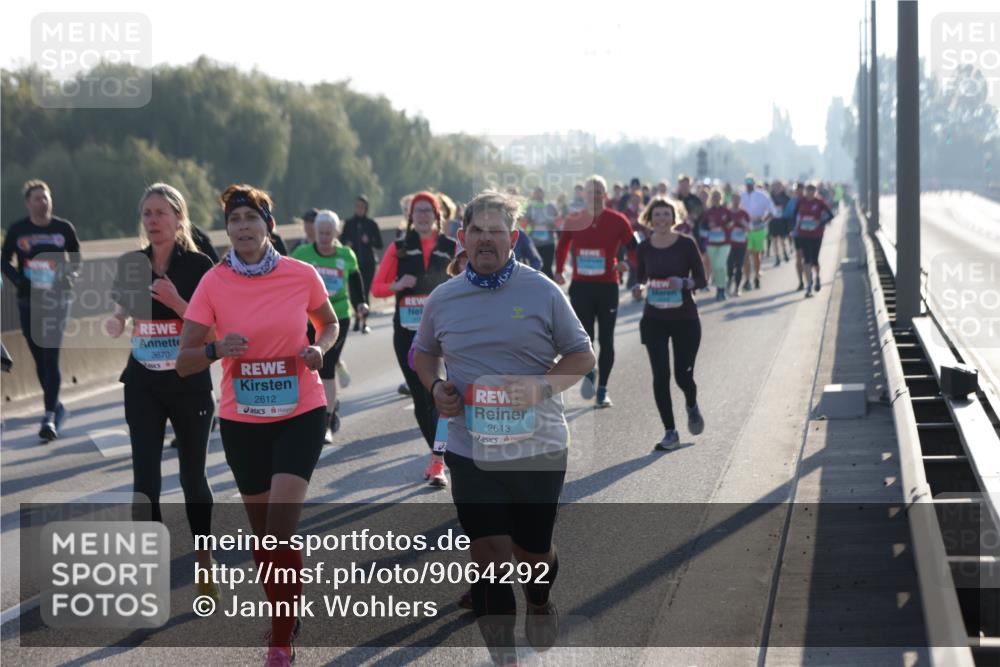 03.10.2025 - Köhlbrandbrückenlauf Jannik Wohlers http://msf.ph/oto/9064292 03.10.2025 09:25:09 Position 3 3670, 2612, 2613 meine-sportfotos.de