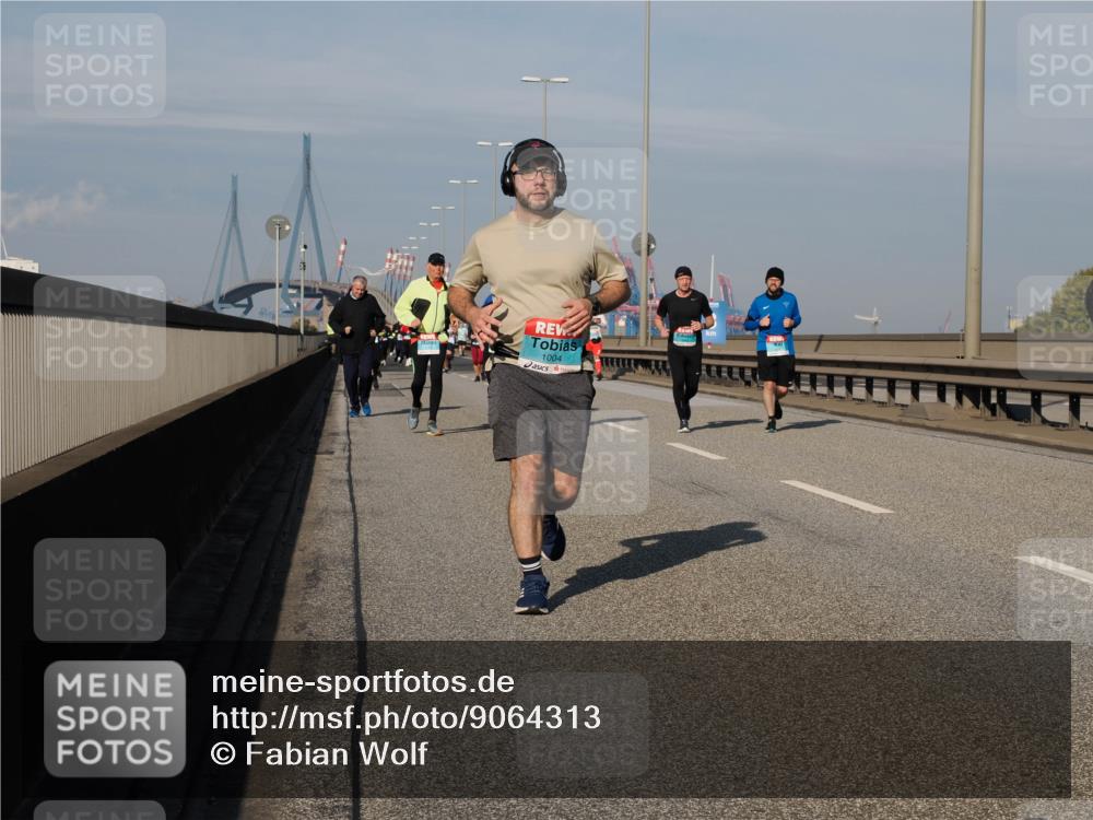 03.10.2025 - Köhlbrandbrückenlauf Fabian Wolf http://msf.ph/oto/9064313 03.10.2025 10:07:30 Position 3 1004 meine-sportfotos.de