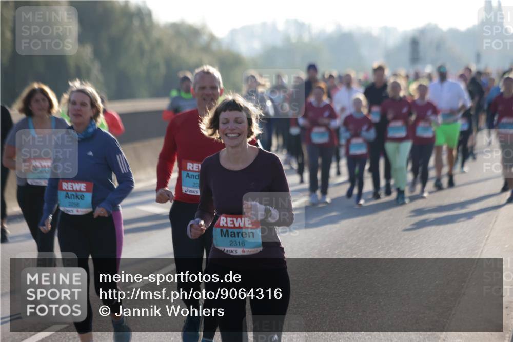 03.10.2025 - Köhlbrandbrückenlauf Jannik Wohlers http://msf.ph/oto/9064316 03.10.2025 09:25:11 Position 3 2258, 23, 2316 meine-sportfotos.de