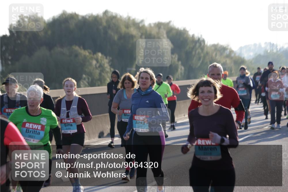 03.10.2025 - Köhlbrandbrückenlauf Jannik Wohlers http://msf.ph/oto/9064320 03.10.2025 09:25:12 Position 3 3621, 3389, 2258, 2318 meine-sportfotos.de
