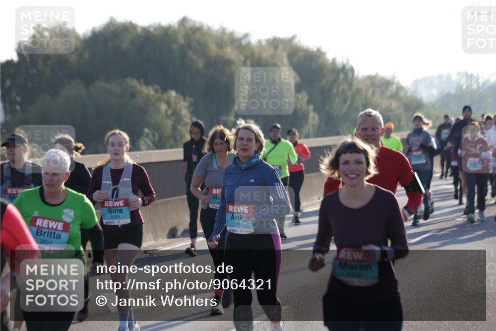 03.10.2025 - Köhlbrandbrückenlauf Jannik Wohlers http://msf.ph/oto/9064321 03.10.2025 09:25:12 Position 3 3621, 3389, 2258, 2316 meine-sportfotos.de