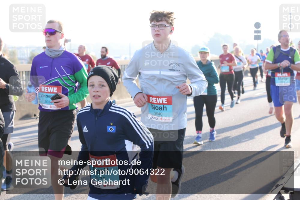 03.10.2025 - Köhlbrandbrückenlauf Lena Gebhardt http://msf.ph/oto/9064322 03.10.2025 09:21:28 Position 1 2034, 3178, 2040 meine-sportfotos.de