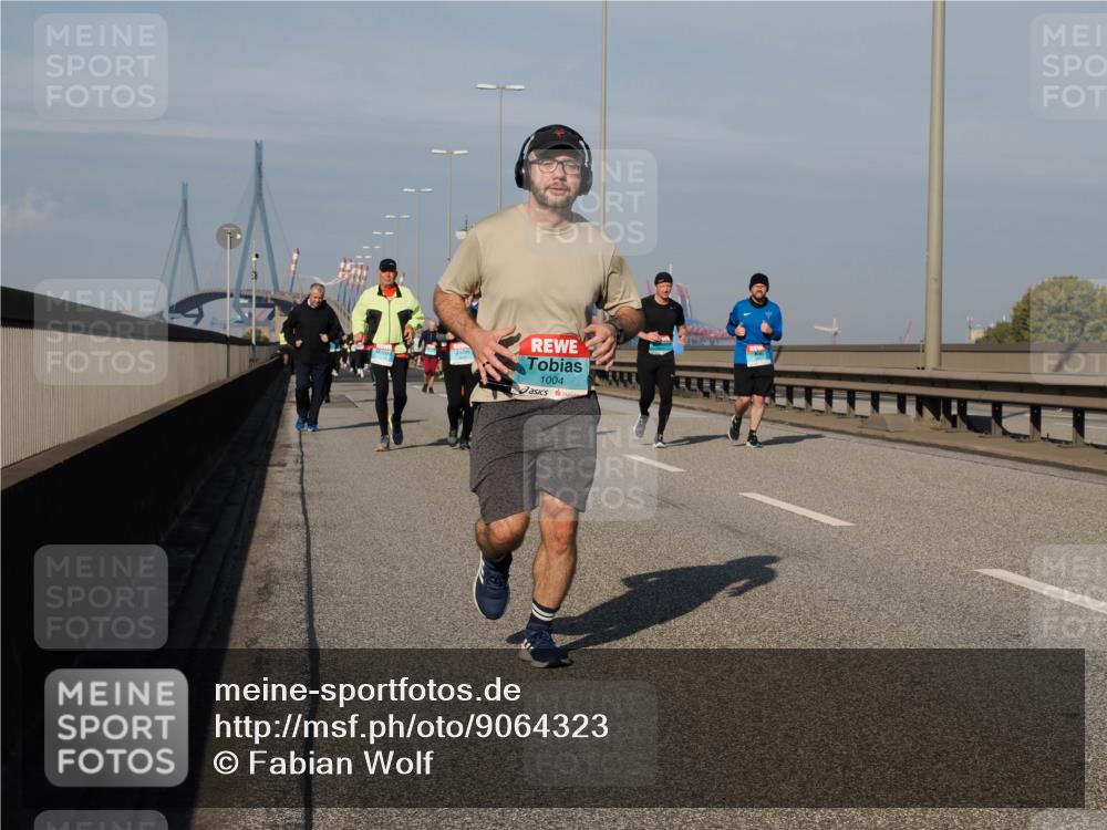 03.10.2025 - Köhlbrandbrückenlauf Fabian Wolf http://msf.ph/oto/9064323 03.10.2025 10:07:31 Position 3 1004 meine-sportfotos.de
