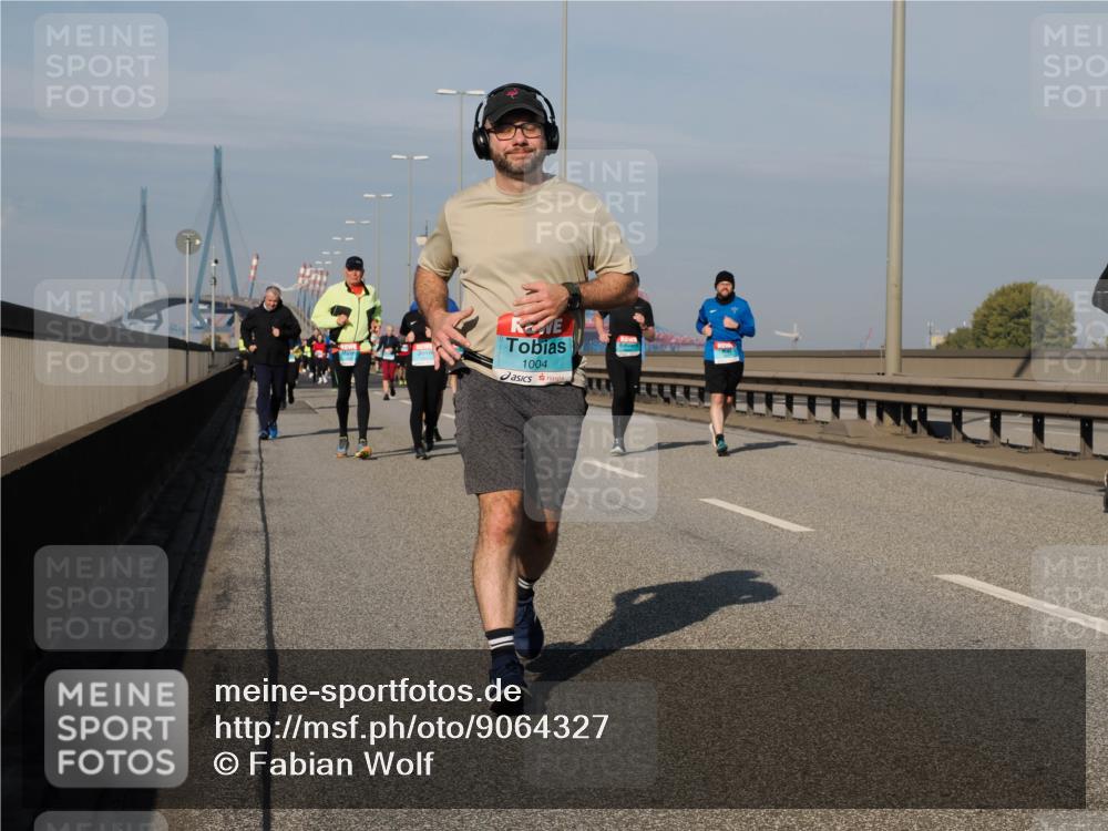 03.10.2025 - Köhlbrandbrückenlauf Fabian Wolf http://msf.ph/oto/9064327 03.10.2025 10:07:31 Position 3 1004 meine-sportfotos.de