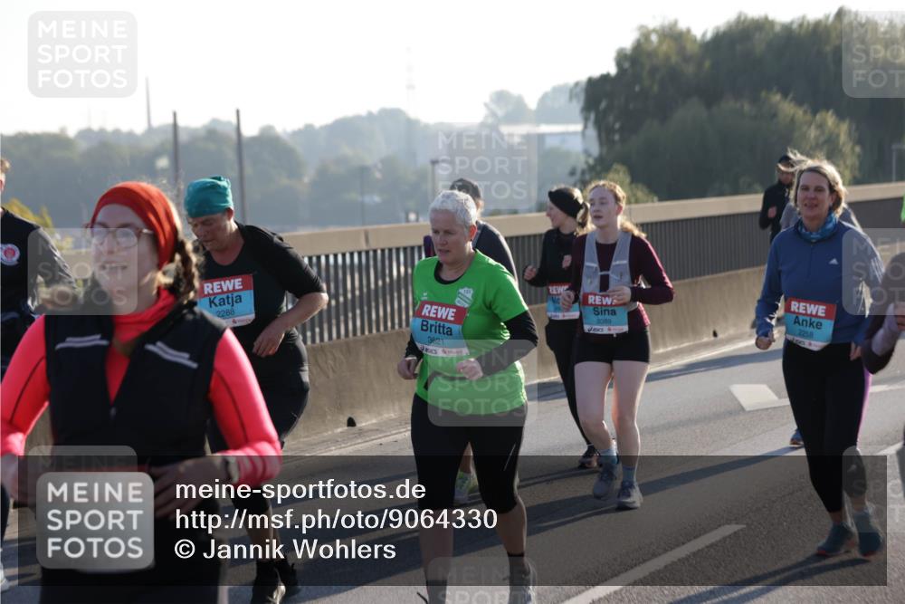 03.10.2025 - Köhlbrandbrückenlauf Jannik Wohlers http://msf.ph/oto/9064330 03.10.2025 09:25:13 Position 3 3199, 2288, 3621, 3389, 2258 meine-sportfotos.de