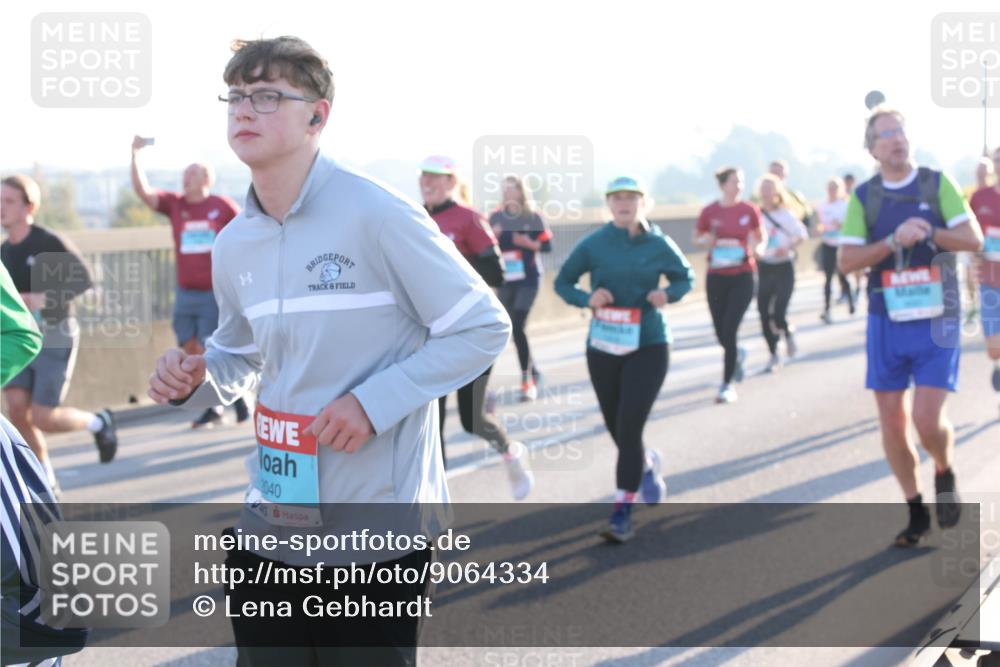 03.10.2025 - Köhlbrandbrückenlauf Lena Gebhardt http://msf.ph/oto/9064334 03.10.2025 09:21:28 Position 1 2040 meine-sportfotos.de