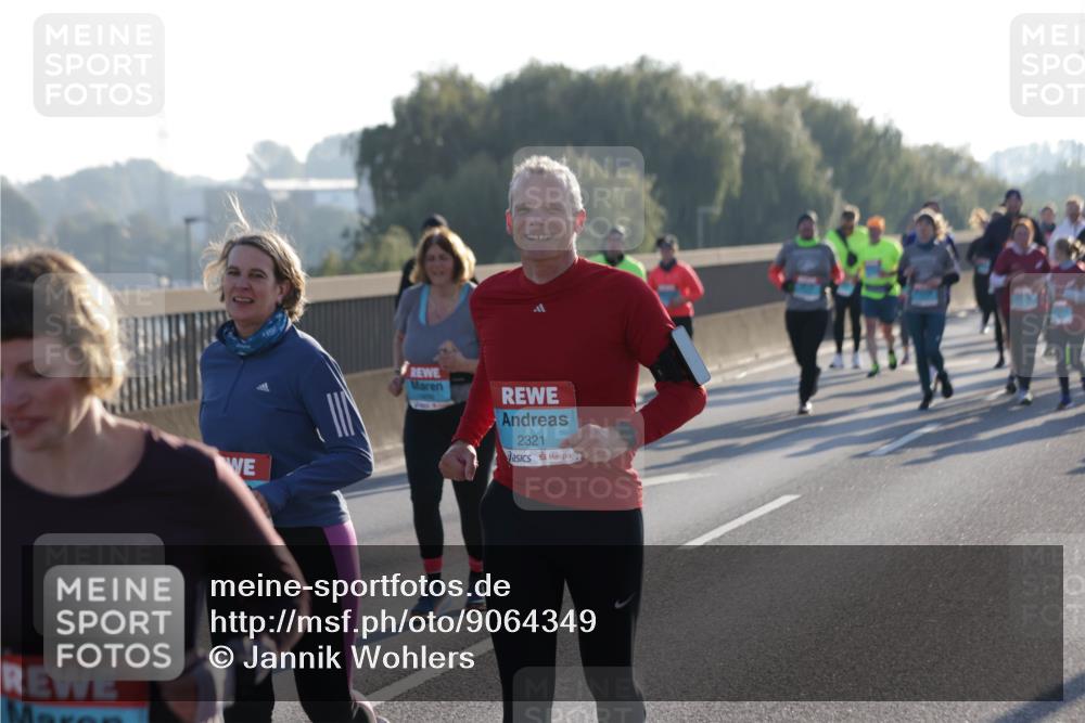 03.10.2025 - Köhlbrandbrückenlauf Jannik Wohlers http://msf.ph/oto/9064349 03.10.2025 09:25:14 Position 3 2321 meine-sportfotos.de