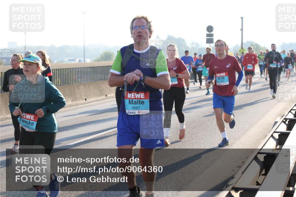 03.10.2025 - Köhlbrandbrückenlauf Lena Gebhardt http://msf.ph/oto/9064360 03.10.2025 09:21:29 Position 1 1418, 3691, 1901 meine-sportfotos.de