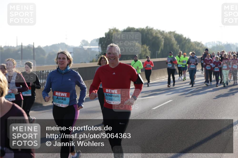 03.10.2025 - Köhlbrandbrückenlauf Jannik Wohlers http://msf.ph/oto/9064363 03.10.2025 09:25:15 Position 3 819, 2258, 2321 meine-sportfotos.de