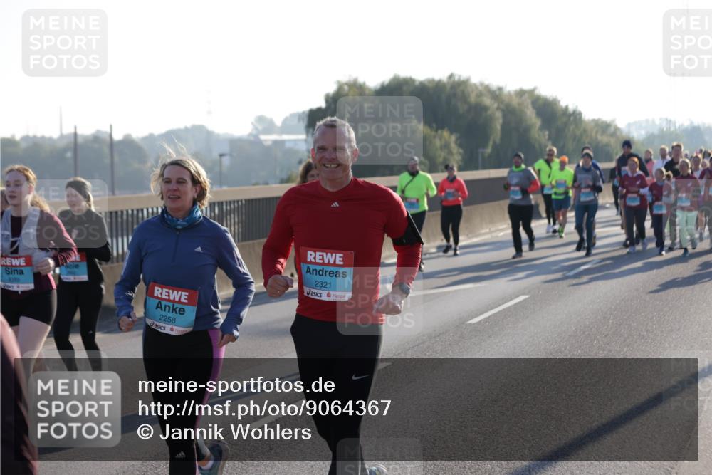 03.10.2025 - Köhlbrandbrückenlauf Jannik Wohlers http://msf.ph/oto/9064367 03.10.2025 09:25:15 Position 3 3389, 2258, 2321 meine-sportfotos.de