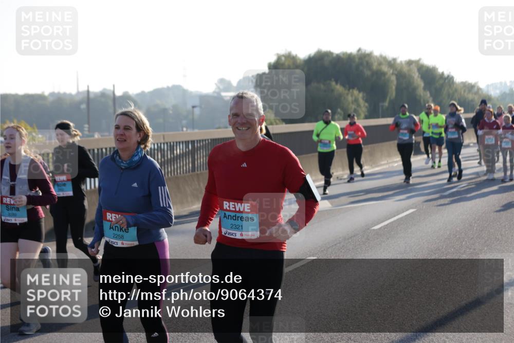 03.10.2025 - Köhlbrandbrückenlauf Jannik Wohlers http://msf.ph/oto/9064374 03.10.2025 09:25:15 Position 3 3389, 2258, 2321 meine-sportfotos.de