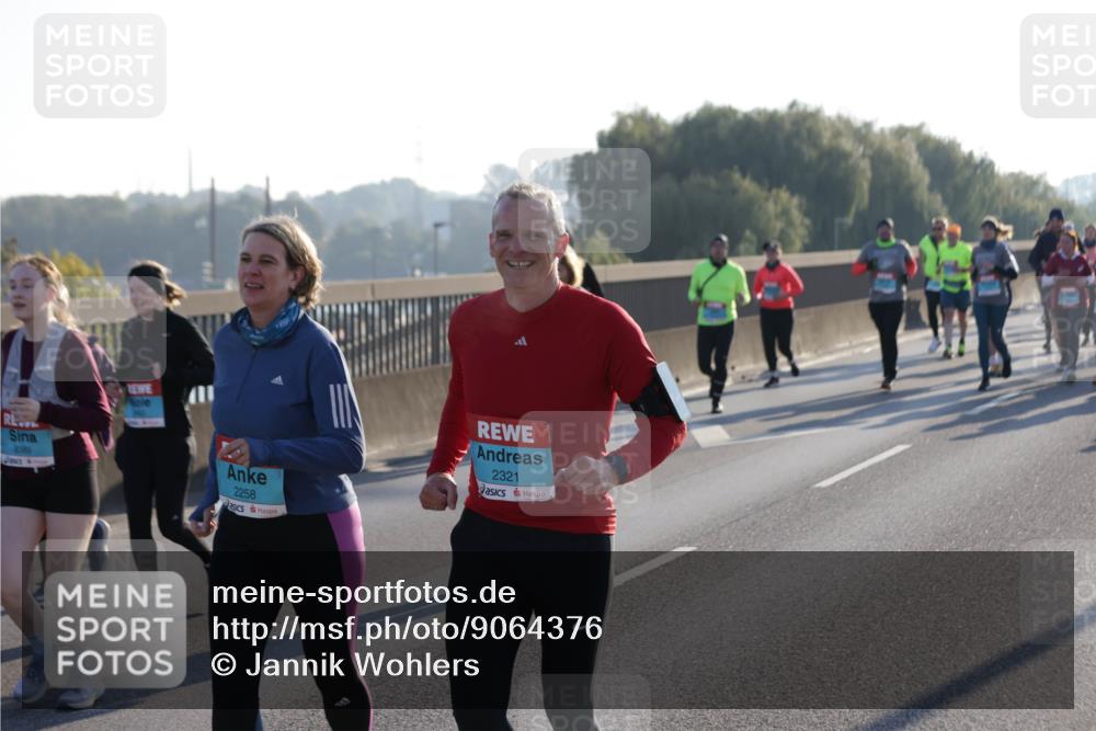 03.10.2025 - Köhlbrandbrückenlauf Jannik Wohlers http://msf.ph/oto/9064376 03.10.2025 09:25:15 Position 3 3389, 2258, 2321 meine-sportfotos.de