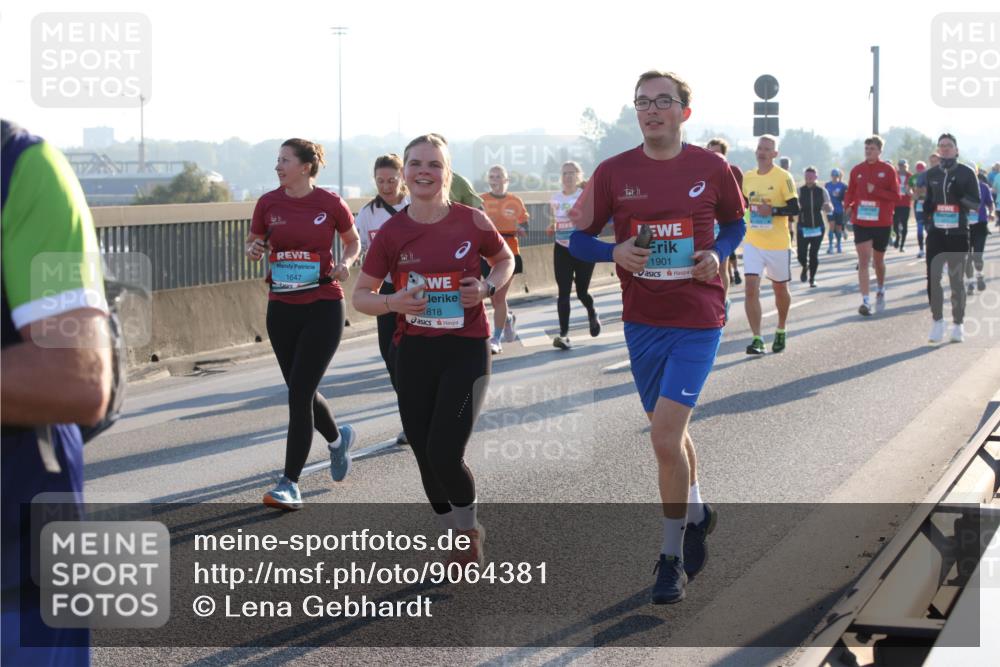 03.10.2025 - Köhlbrandbrückenlauf Lena Gebhardt http://msf.ph/oto/9064381 03.10.2025 09:21:30 Position 1 1647, 818, 1901 meine-sportfotos.de