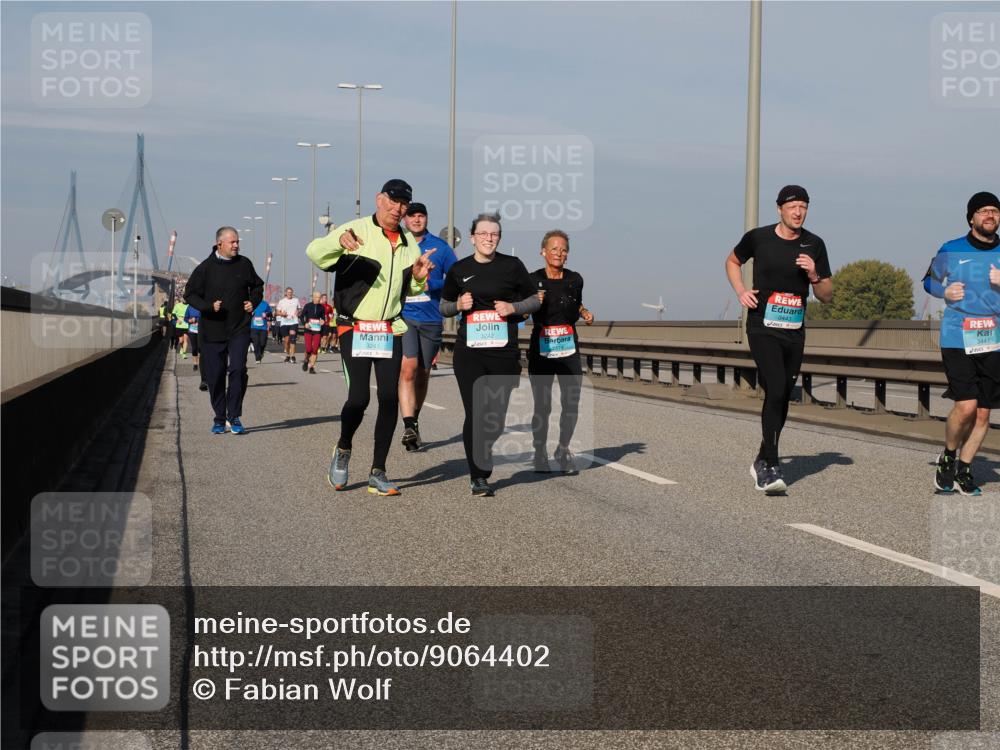 03.10.2025 - Köhlbrandbrückenlauf Fabian Wolf http://msf.ph/oto/9064402 03.10.2025 10:07:35 Position 3 3241, 2574, 3441, 3242 meine-sportfotos.de