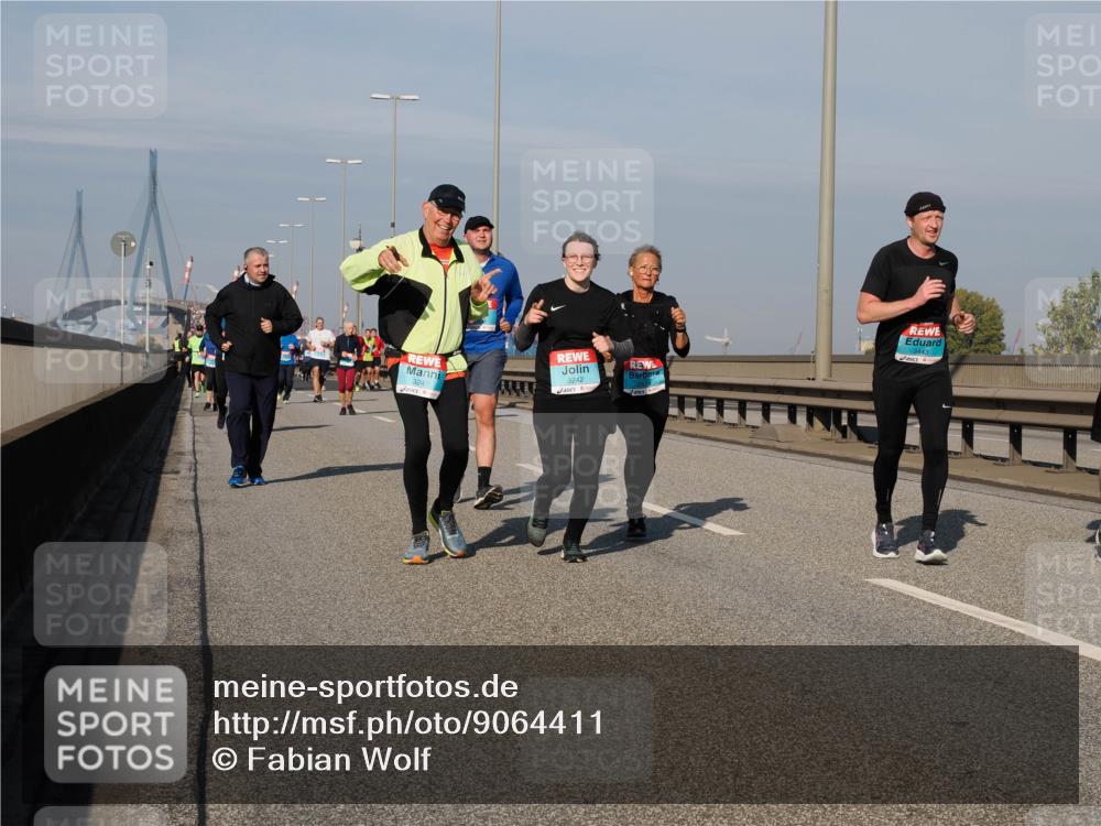 03.10.2025 - Köhlbrandbrückenlauf Fabian Wolf http://msf.ph/oto/9064411 03.10.2025 10:07:36 Position 3 3242, 3241, 3443 meine-sportfotos.de