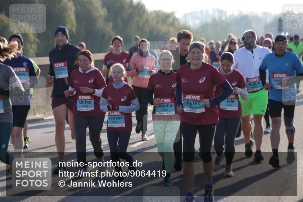 03.10.2025 - Köhlbrandbrückenlauf Jannik Wohlers http://msf.ph/oto/9064419 03.10.2025 09:25:19 Position 3 3351, 1880, 2085, 2086, 478, 2465 meine-sportfotos.de