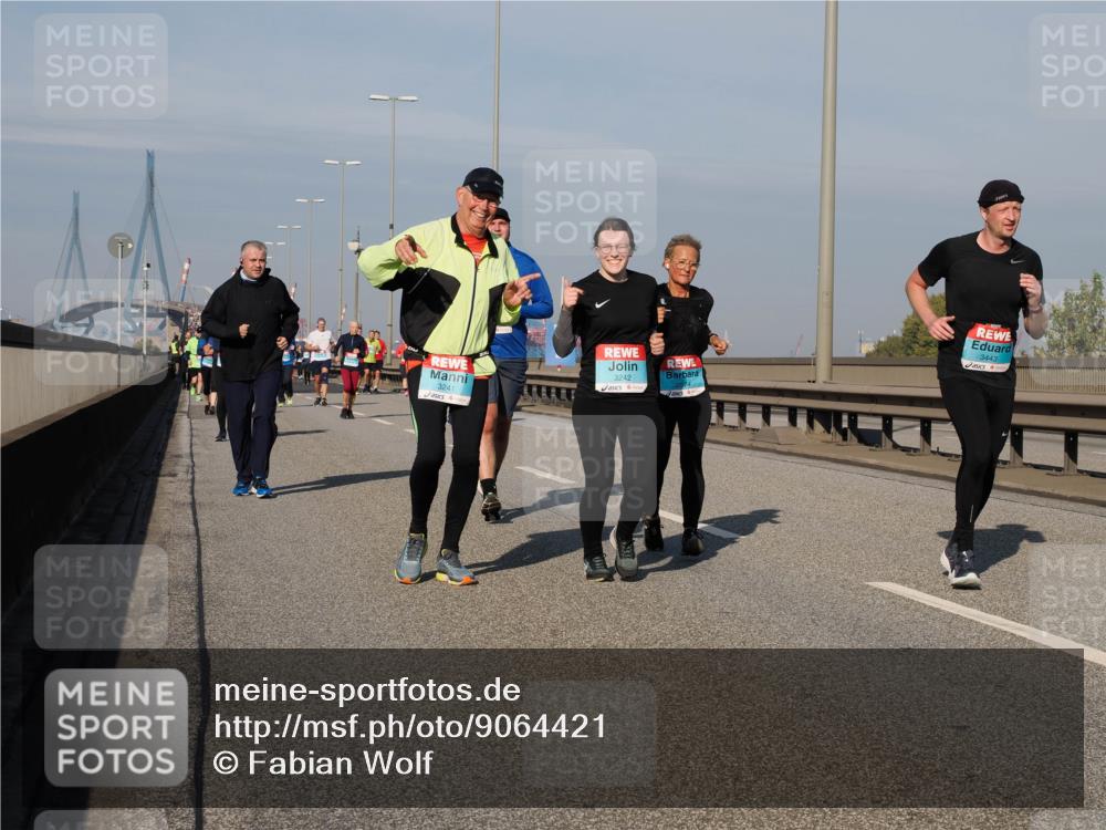 03.10.2025 - Köhlbrandbrückenlauf Fabian Wolf http://msf.ph/oto/9064421 03.10.2025 10:07:36 Position 3 3242, 3241, 574, 3443 meine-sportfotos.de