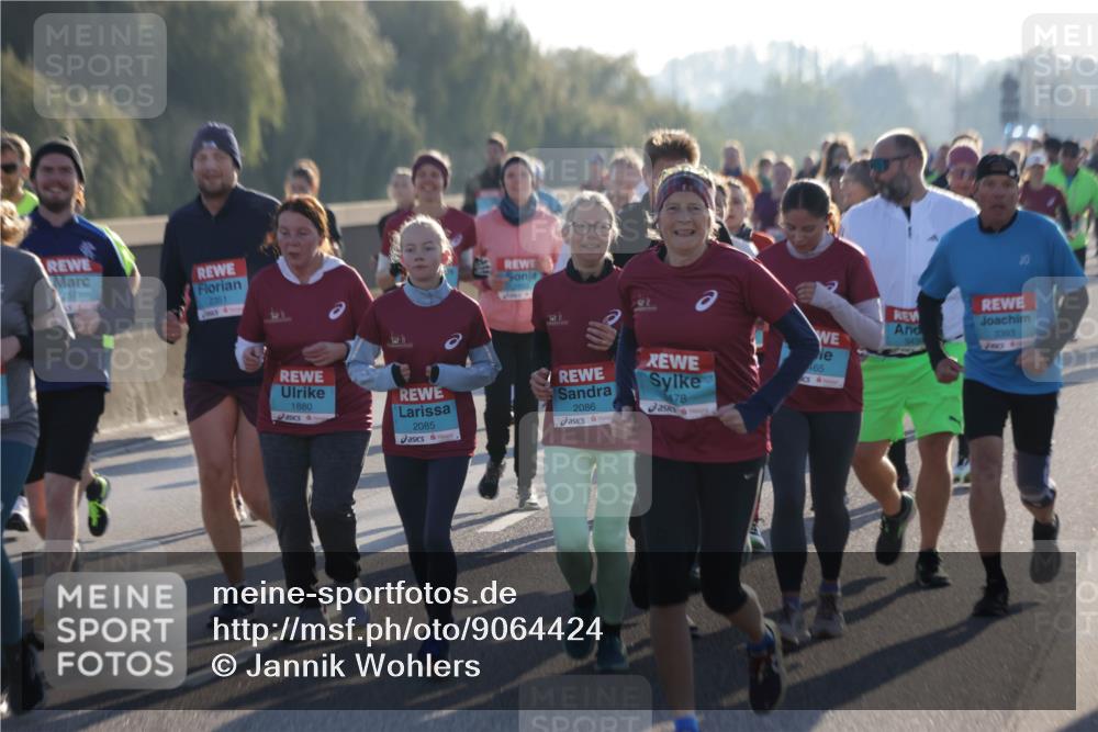 03.10.2025 - Köhlbrandbrückenlauf Jannik Wohlers http://msf.ph/oto/9064424 03.10.2025 09:25:19 Position 3 2371, 2351, 3393, 1880, 2085, 2086, 478, 465 meine-sportfotos.de