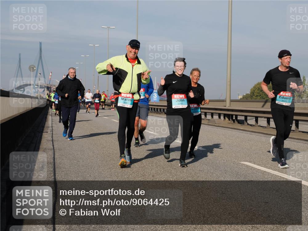 03.10.2025 - Köhlbrandbrückenlauf Fabian Wolf http://msf.ph/oto/9064425 03.10.2025 10:07:36 Position 3 3241, 3, 3242, 3443 meine-sportfotos.de