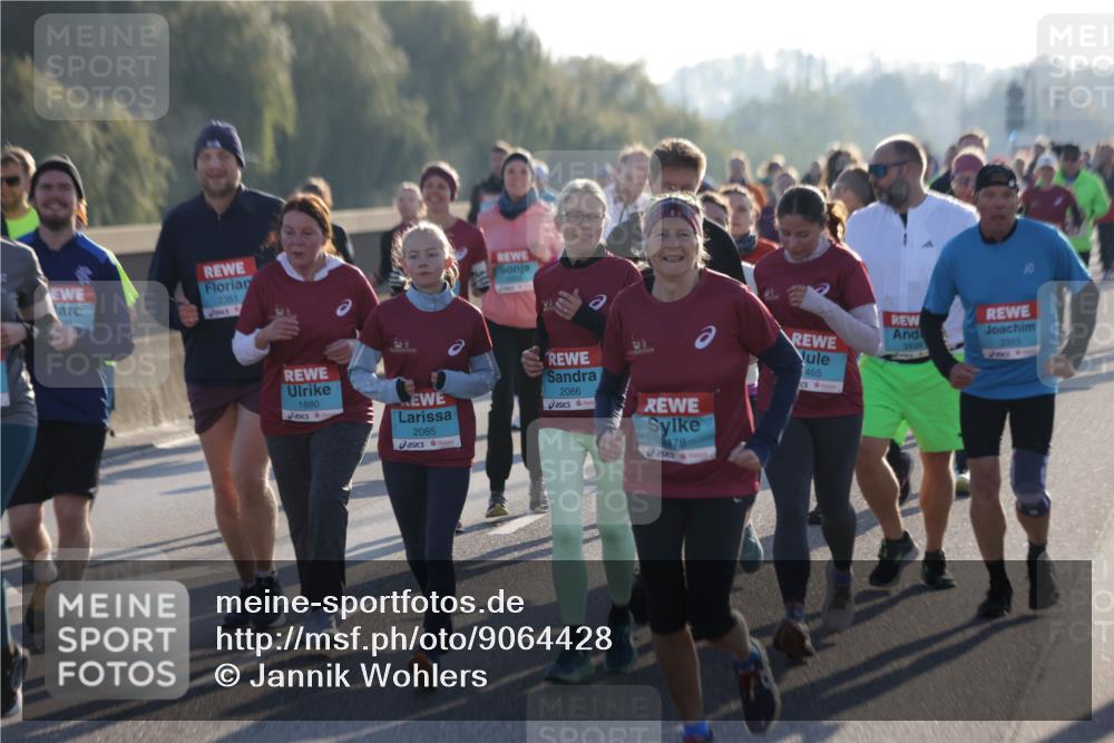 03.10.2025 - Köhlbrandbrückenlauf Jannik Wohlers http://msf.ph/oto/9064428 03.10.2025 09:25:19 Position 3 2351, 1880, 2085, 2086, 478, 3439, 3393, 465 meine-sportfotos.de