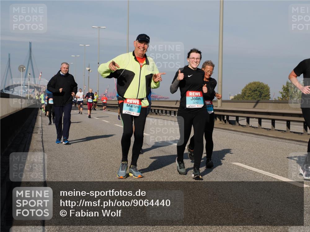 03.10.2025 - Köhlbrandbrückenlauf Fabian Wolf http://msf.ph/oto/9064440 03.10.2025 10:07:37 Position 3 3241, 3242 meine-sportfotos.de