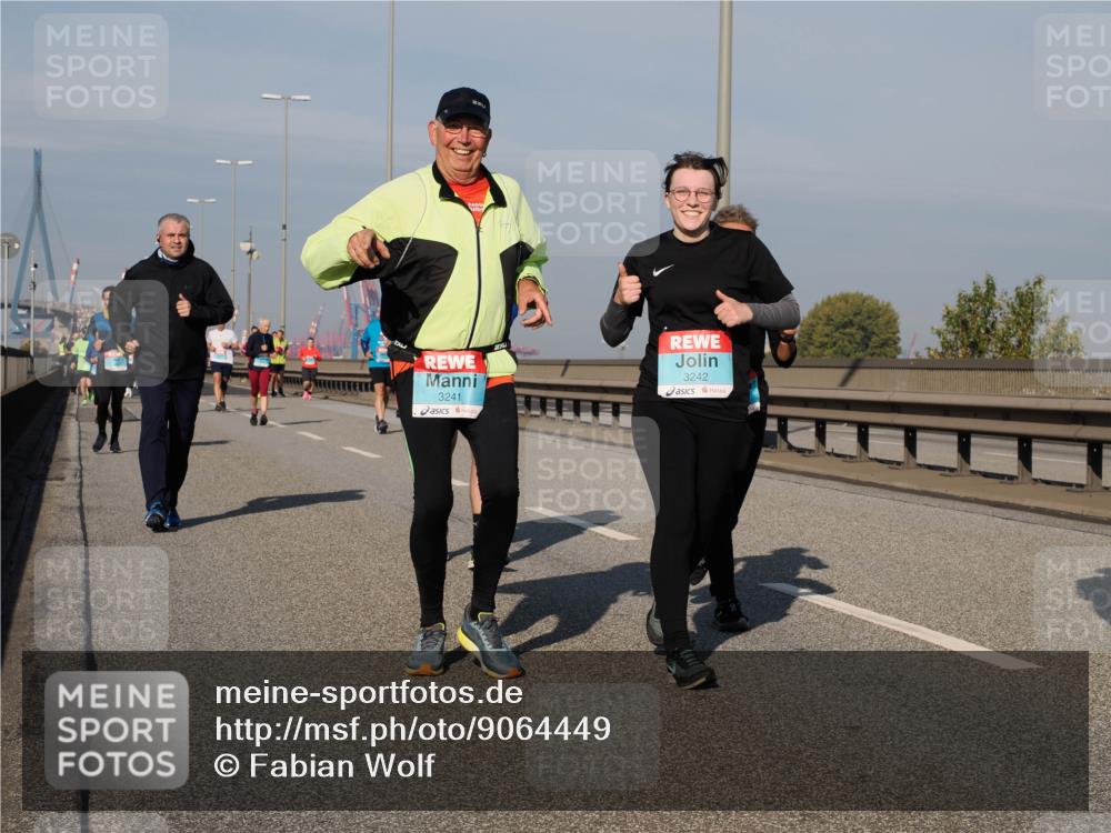 03.10.2025 - Köhlbrandbrückenlauf Fabian Wolf http://msf.ph/oto/9064449 03.10.2025 10:07:37 Position 3 3241, 3242 meine-sportfotos.de