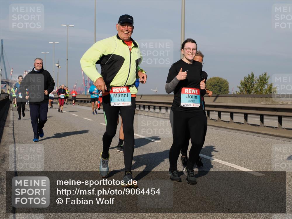 03.10.2025 - Köhlbrandbrückenlauf Fabian Wolf http://msf.ph/oto/9064454 03.10.2025 10:07:37 Position 3 3241, 3242 meine-sportfotos.de