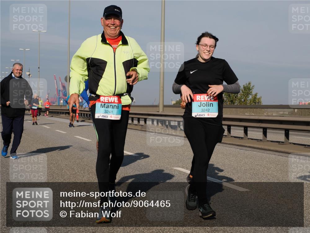 03.10.2025 - Köhlbrandbrückenlauf Fabian Wolf http://msf.ph/oto/9064465 03.10.2025 10:07:38 Position 3 2, 3241, 3242 meine-sportfotos.de
