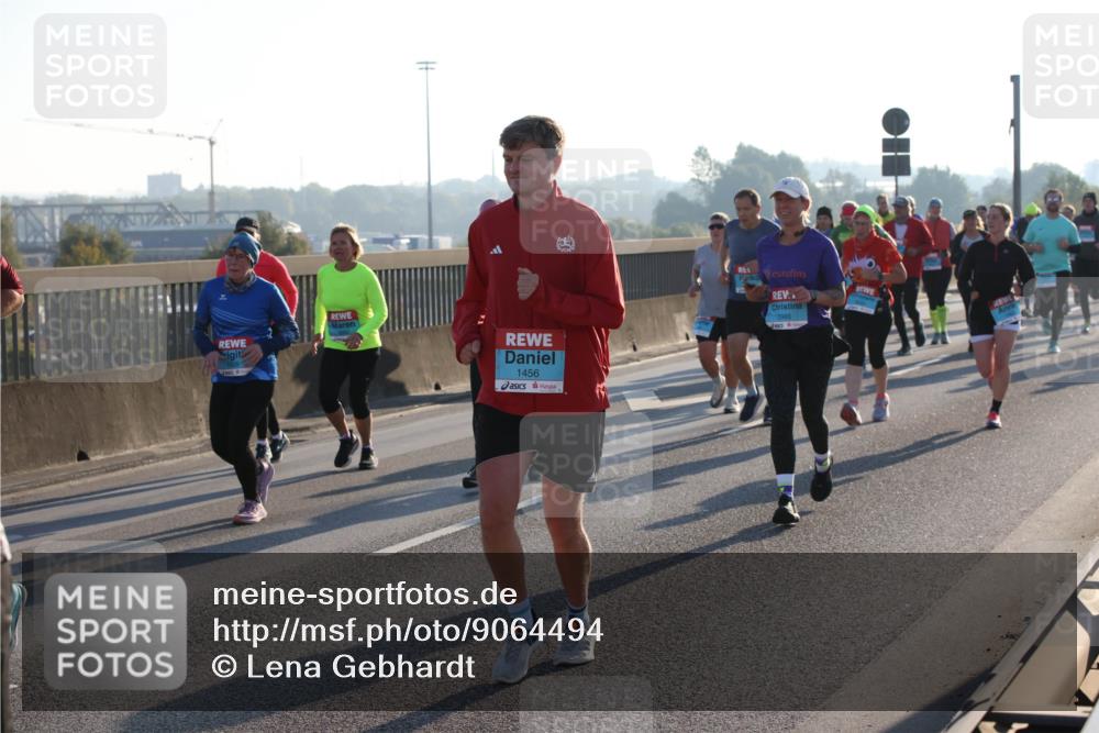 03.10.2025 - Köhlbrandbrückenlauf Lena Gebhardt http://msf.ph/oto/9064494 03.10.2025 09:21:36 Position 1 1456 meine-sportfotos.de