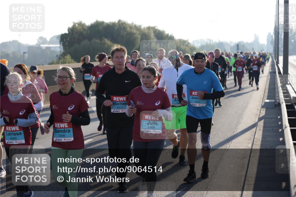 03.10.2025 - Köhlbrandbrückenlauf Jannik Wohlers http://msf.ph/oto/9064514 03.10.2025 09:25:23 Position 3 2085, 2086, 2511, 2465, 3393, 345 meine-sportfotos.de
