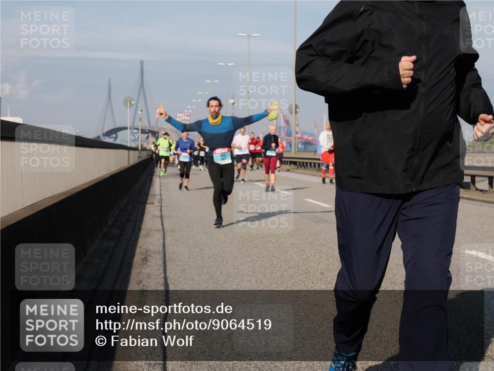 03.10.2025 - Köhlbrandbrückenlauf Fabian Wolf http://msf.ph/oto/9064519 03.10.2025 10:07:41 Position 3  meine-sportfotos.de