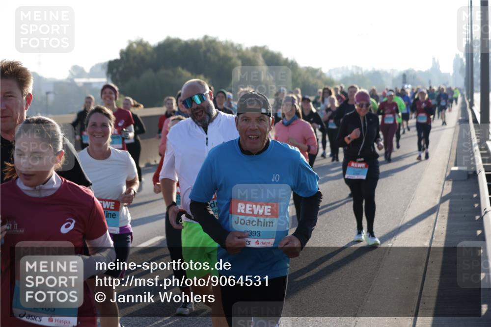 03.10.2025 - Köhlbrandbrückenlauf Jannik Wohlers http://msf.ph/oto/9064531 03.10.2025 09:25:24 Position 3 2465, 2393 meine-sportfotos.de