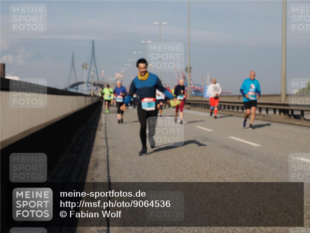 03.10.2025 - Köhlbrandbrückenlauf Fabian Wolf http://msf.ph/oto/9064536 03.10.2025 10:07:42 Position 3  meine-sportfotos.de