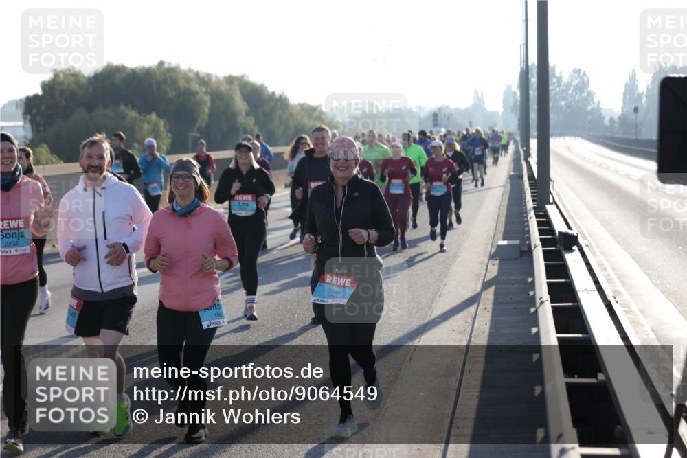 03.10.2025 - Köhlbrandbrückenlauf Jannik Wohlers http://msf.ph/oto/9064549 03.10.2025 09:25:25 Position 3 2233, 1546, 3784 meine-sportfotos.de