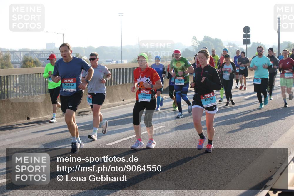 03.10.2025 - Köhlbrandbrückenlauf Lena Gebhardt http://msf.ph/oto/9064550 03.10.2025 09:21:38 Position 1 2026, 3699, 1485 meine-sportfotos.de