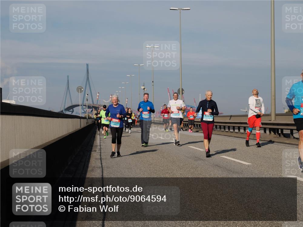 03.10.2025 - Köhlbrandbrückenlauf Fabian Wolf http://msf.ph/oto/9064594 03.10.2025 10:07:46 Position 3  meine-sportfotos.de