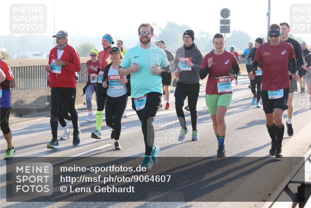 03.10.2025 - Köhlbrandbrückenlauf Lena Gebhardt http://msf.ph/oto/9064607 03.10.2025 09:21:40 Position 1 1651, 1650, 2077, 2323, 1193, 1195 meine-sportfotos.de