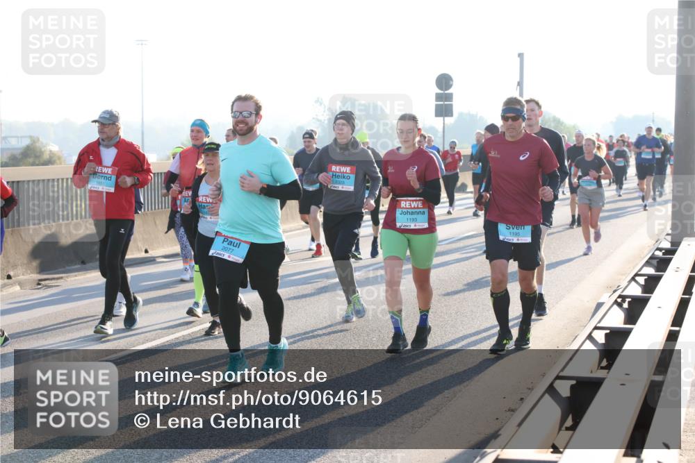 03.10.2025 - Köhlbrandbrückenlauf Lena Gebhardt http://msf.ph/oto/9064615 03.10.2025 09:21:41 Position 1 1651, 165, 2077, 2323, 1193, 1195 meine-sportfotos.de