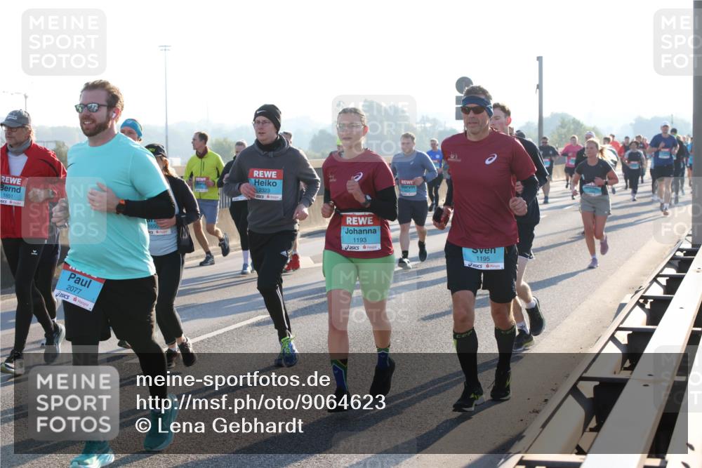 03.10.2025 - Köhlbrandbrückenlauf Lena Gebhardt http://msf.ph/oto/9064623 03.10.2025 09:21:41 Position 1 1651, 2323, 2077, 1193, 1195 meine-sportfotos.de