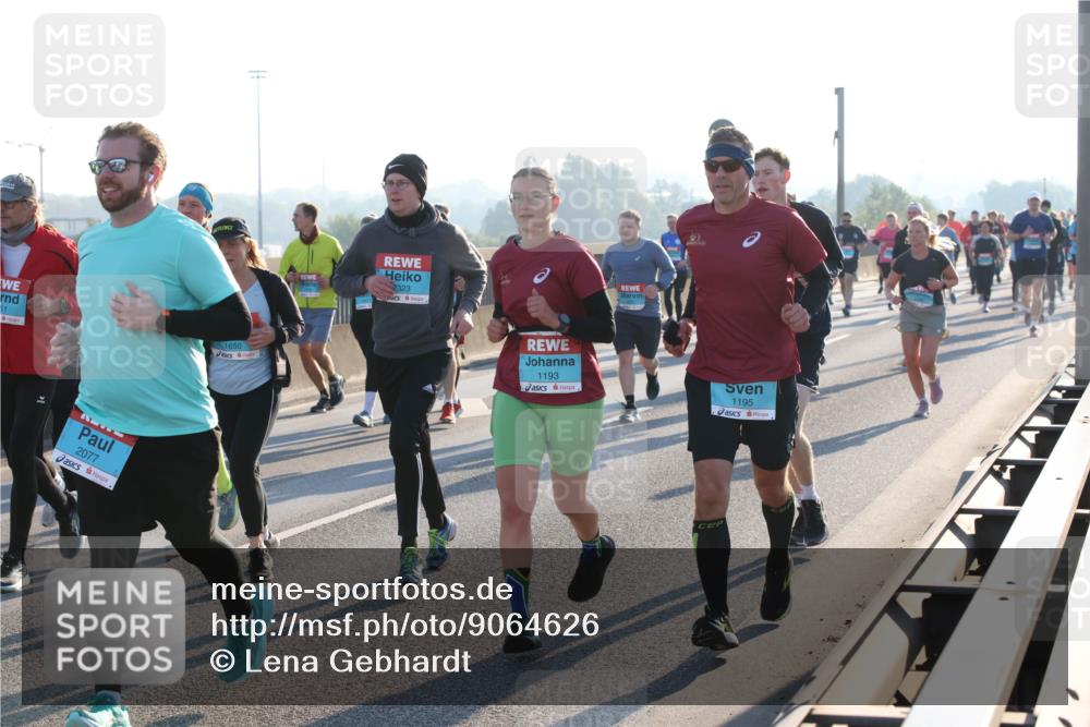 03.10.2025 - Köhlbrandbrückenlauf Lena Gebhardt http://msf.ph/oto/9064626 03.10.2025 09:21:41 Position 1 51, 2077, 1650, 2323, 1193, 1195 meine-sportfotos.de