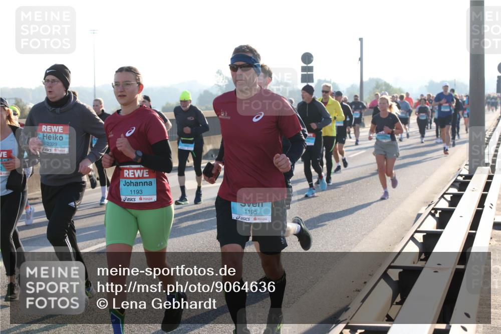 03.10.2025 - Köhlbrandbrückenlauf Lena Gebhardt http://msf.ph/oto/9064636 03.10.2025 09:21:42 Position 1 2323, 1193, 1195 meine-sportfotos.de
