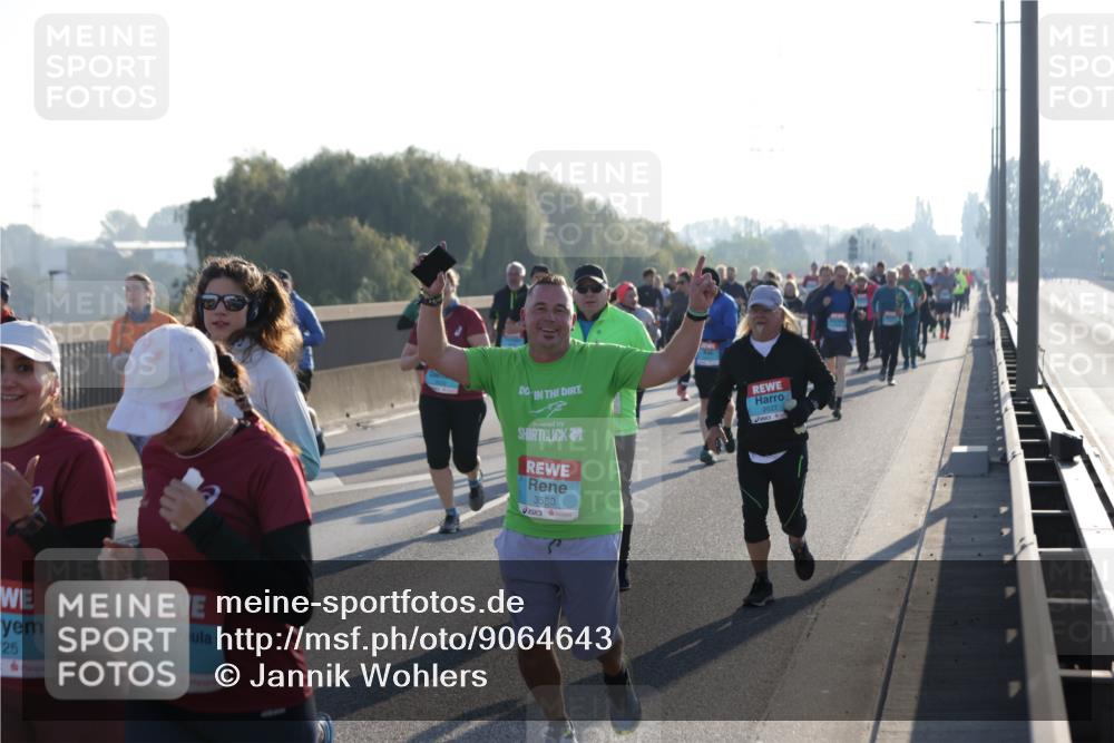03.10.2025 - Köhlbrandbrückenlauf Jannik Wohlers http://msf.ph/oto/9064643 03.10.2025 09:25:32 Position 3 25, 6, 2727, 3588 meine-sportfotos.de