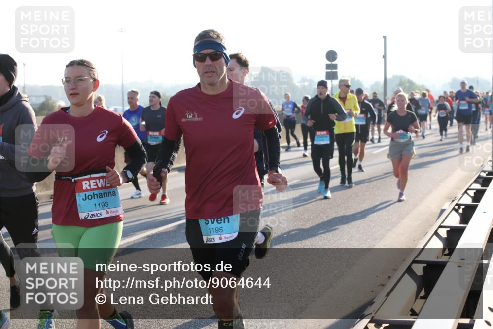 03.10.2025 - Köhlbrandbrückenlauf Lena Gebhardt http://msf.ph/oto/9064644 03.10.2025 09:21:43 Position 1 1193, 1195 meine-sportfotos.de