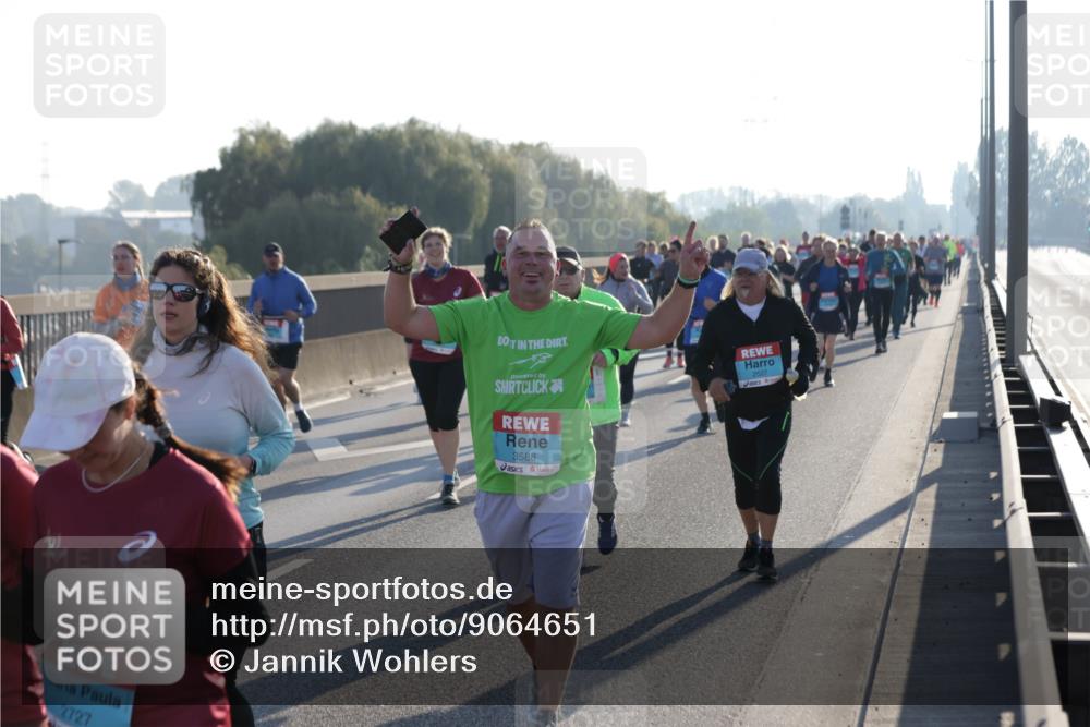 03.10.2025 - Köhlbrandbrückenlauf Jannik Wohlers http://msf.ph/oto/9064651 03.10.2025 09:25:32 Position 3 2727, 3588 meine-sportfotos.de