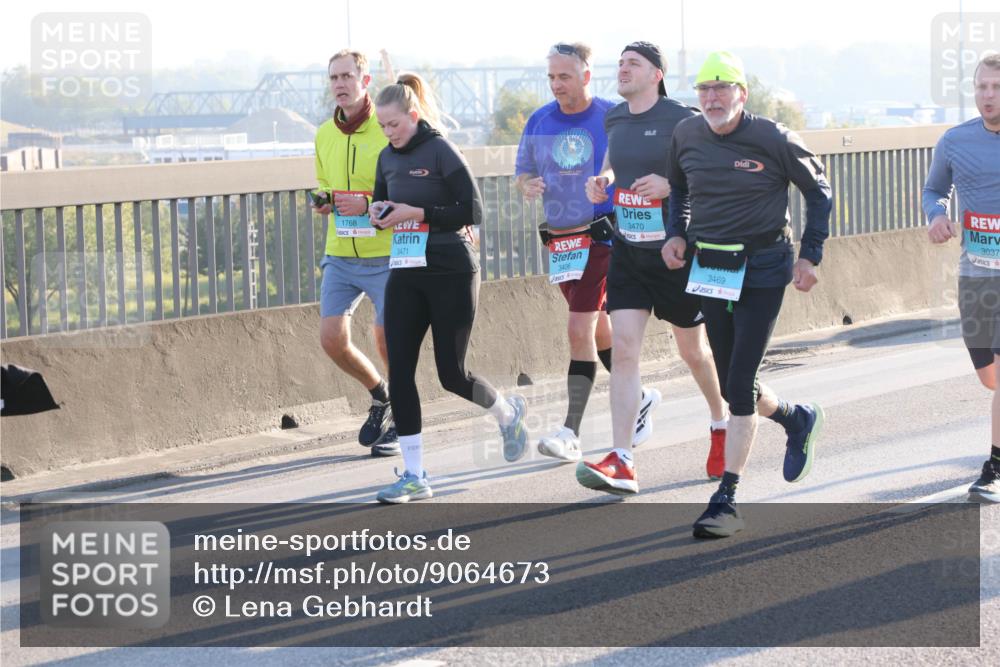 03.10.2025 - Köhlbrandbrückenlauf Lena Gebhardt http://msf.ph/oto/9064673 03.10.2025 09:21:44 Position 1 1768, 3471, 3406, 3470, 3469, 3037 meine-sportfotos.de