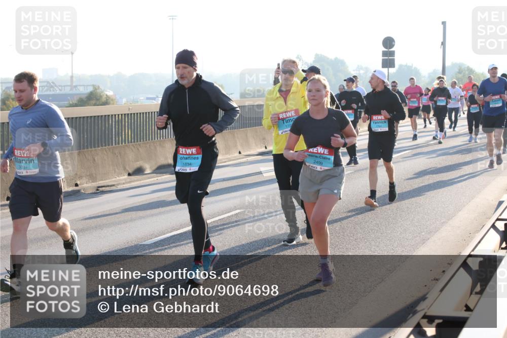 03.10.2025 - Köhlbrandbrückenlauf Lena Gebhardt http://msf.ph/oto/9064698 03.10.2025 09:21:45 Position 1 3037, 1634, 170, 2499, 1764 meine-sportfotos.de