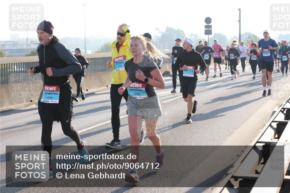 03.10.2025 - Köhlbrandbrückenlauf Lena Gebhardt http://msf.ph/oto/9064712 03.10.2025 09:21:46 Position 1 1634, 1701, 2499, 1764 meine-sportfotos.de