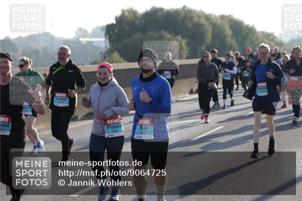03.10.2025 - Köhlbrandbrückenlauf Jannik Wohlers http://msf.ph/oto/9064725 03.10.2025 09:25:37 Position 3 3, 3673, 3442, 3441, 2259 meine-sportfotos.de