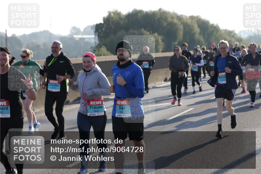 03.10.2025 - Köhlbrandbrückenlauf Jannik Wohlers http://msf.ph/oto/9064728 03.10.2025 09:25:37 Position 3 43, 3673, 1001, 3442, 3441, 2259 meine-sportfotos.de