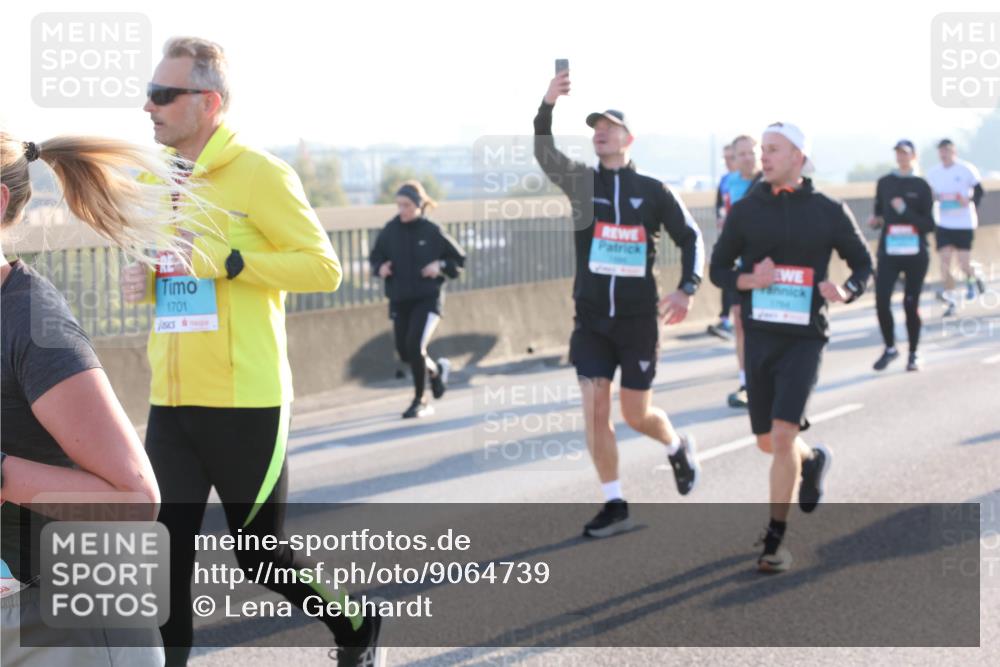 03.10.2025 - Köhlbrandbrückenlauf Lena Gebhardt http://msf.ph/oto/9064739 03.10.2025 09:21:47 Position 1 1701 meine-sportfotos.de